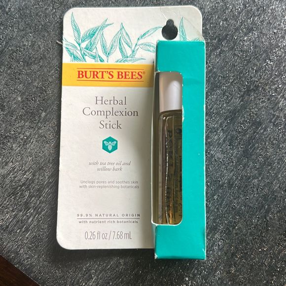 Burt’s Bees sensitive solutions bundle (4) - Picture 4 of 4